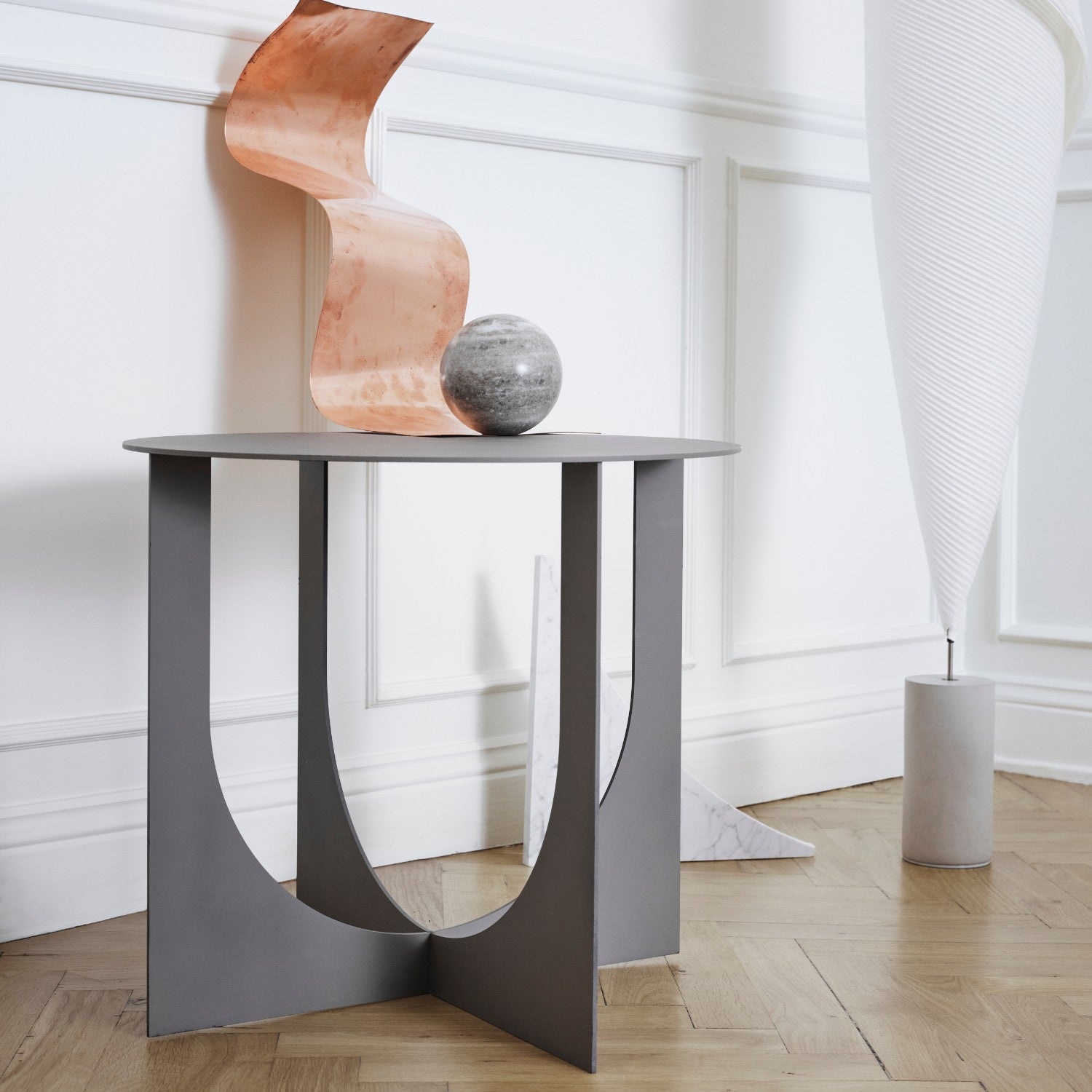 INVERSE SMALL - Coffee Table