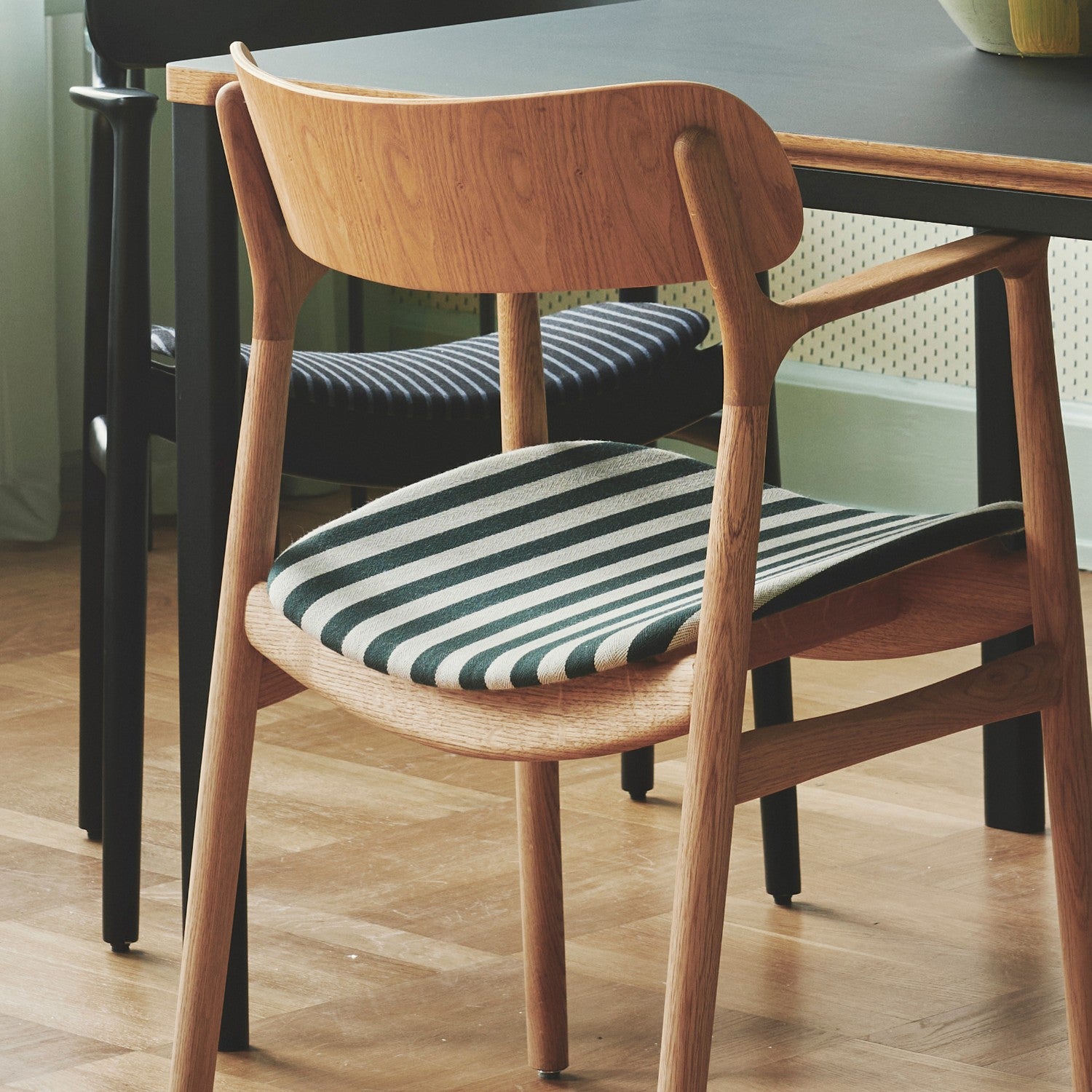 ASGER - Chair