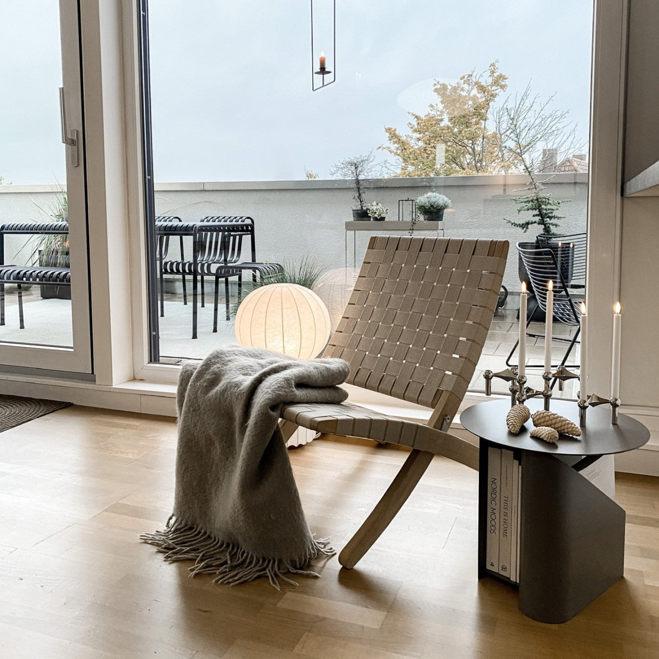 SENTRUM - Beistelltisch