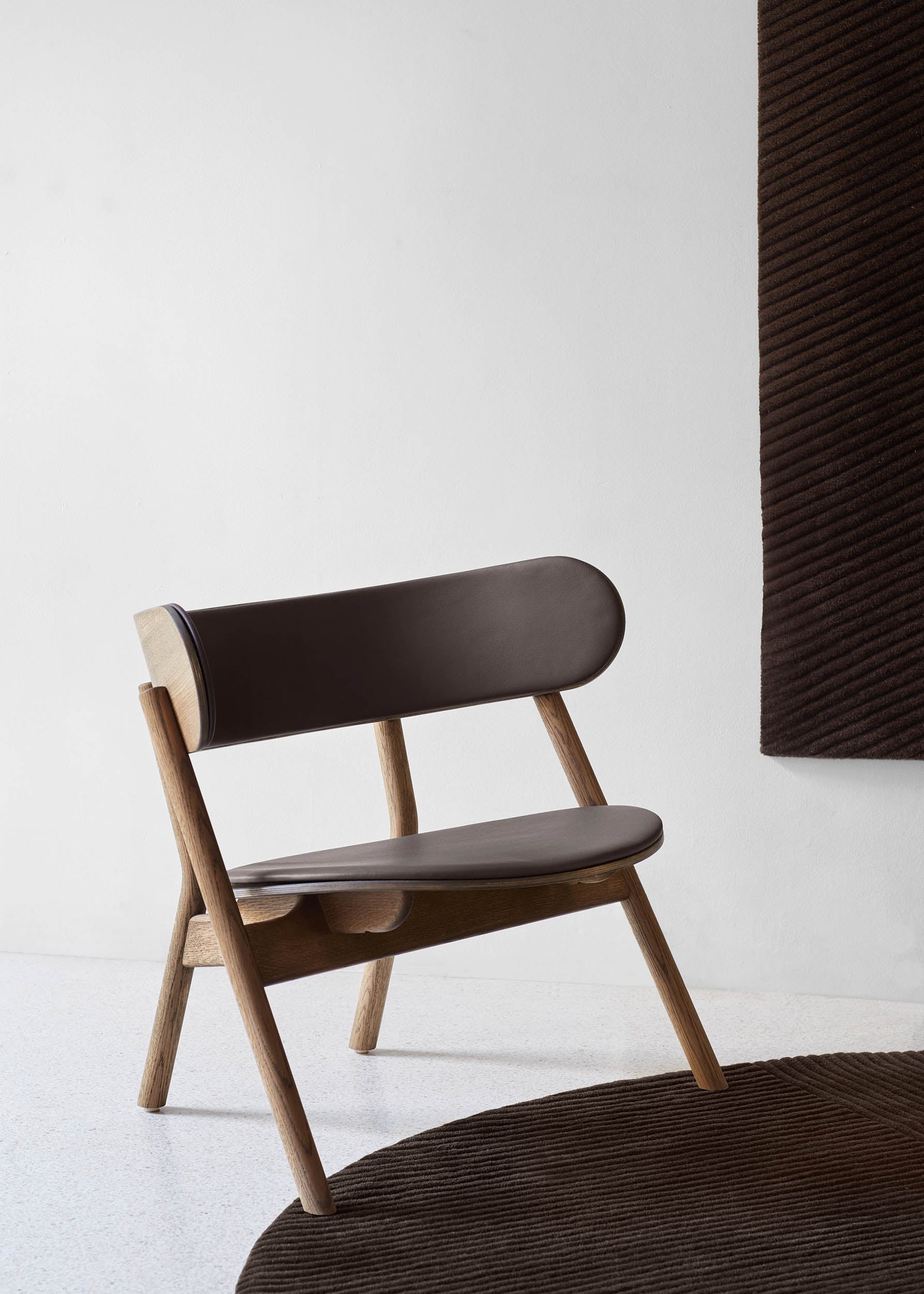 OAKI - Lounge Chair