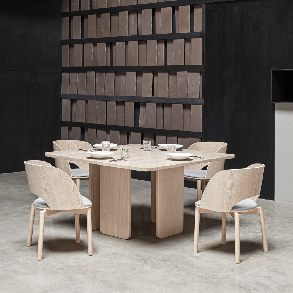 ARQ - Square Table