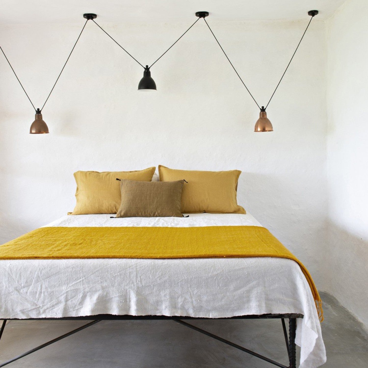 LES ACROBATES DE GRAS - Pendant Light