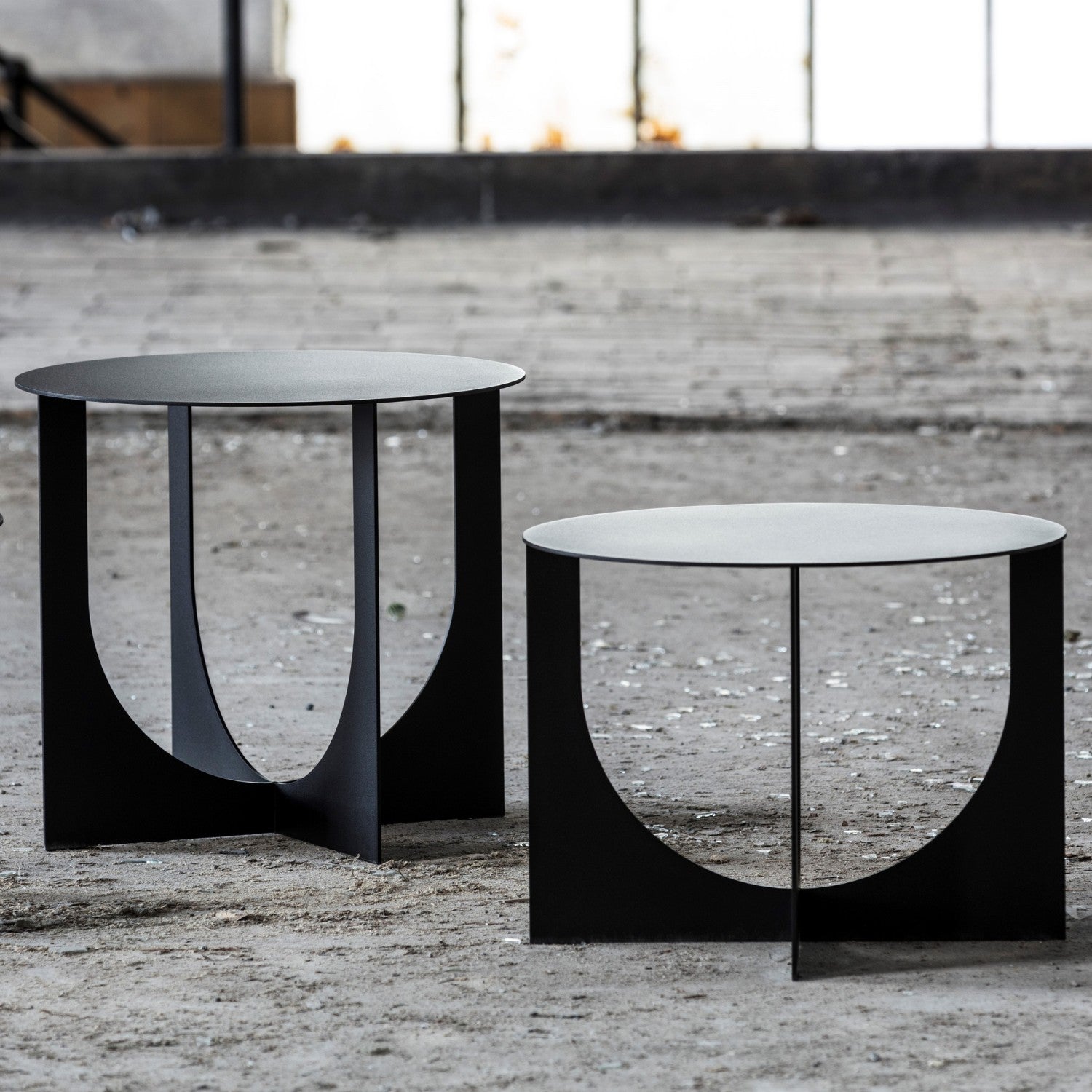INVERSE SMALL - Coffee Table
