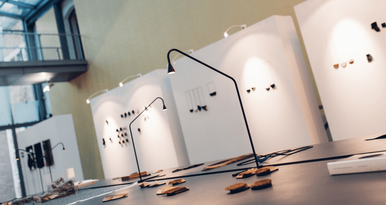 AUSTERE - Table Lamp - Luminesy